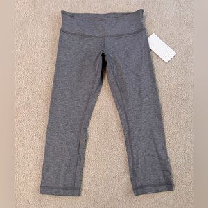 NEW WITH TAGS! Lululemon Wunder Under Cropped Leggings